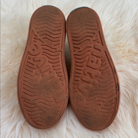 Native Shoes - Picture 4 of 5